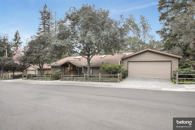 Foto del edificio - 4640 Clarewood Dr