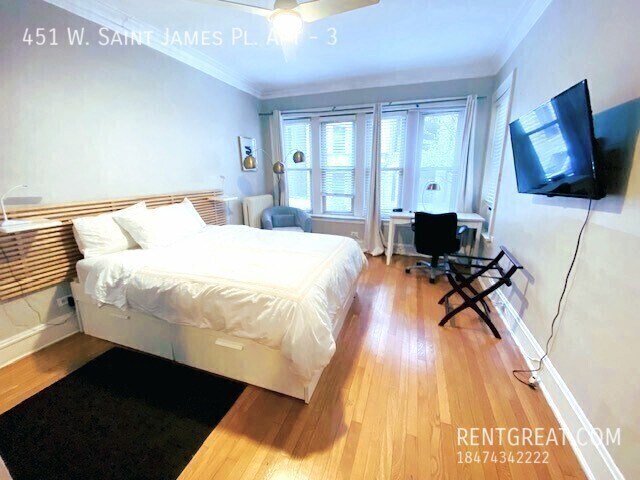 Foto del edificio - 451 W St James Pl