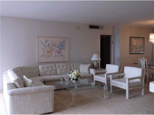 Foto del edificio - 2030 S Ocean Dr