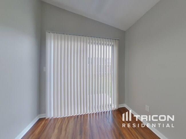 Building Photo - 3142 Boynton Dr