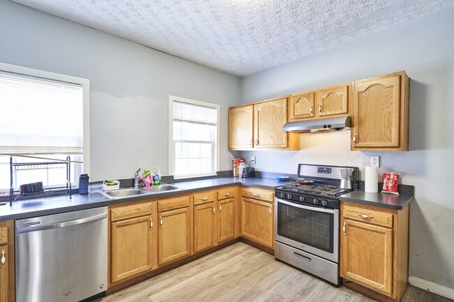 Foto del edificio - 1504 E 107th St