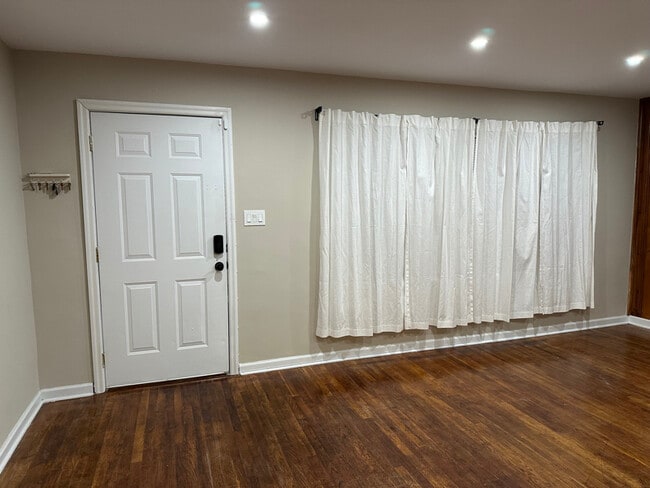 Foto del edificio - 83 S Lynhurst Dr