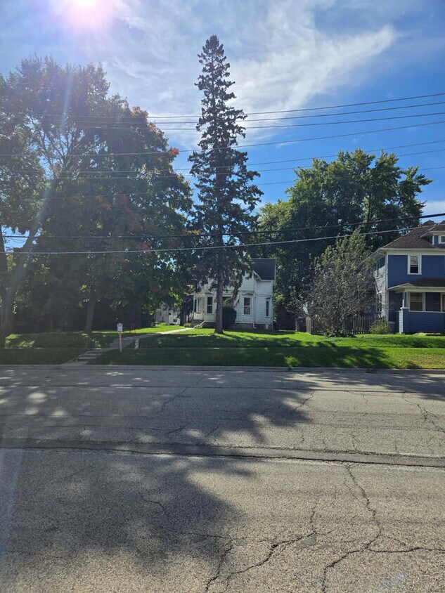 Primary Photo - 3607 Waukegan Rd