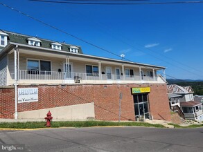 Building Photo - 130 Spring St