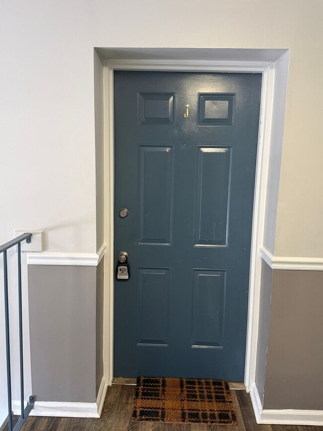 Photo - 3 BEDROOM CONDO. Walking Distance to University of NC-Charlotte