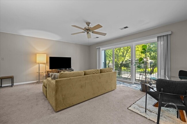 Building Photo - 1125 Royal St George Dr