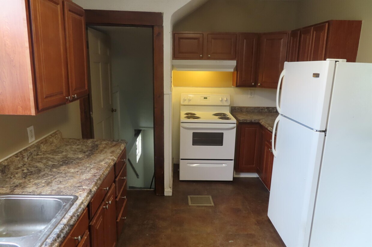 Foto principal - 806 E Deshler Ave