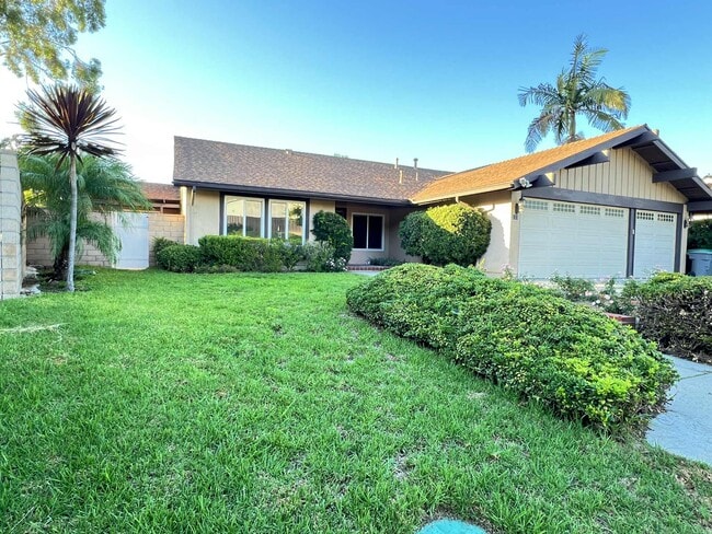Building Photo - 111 Avenida Santa Anita