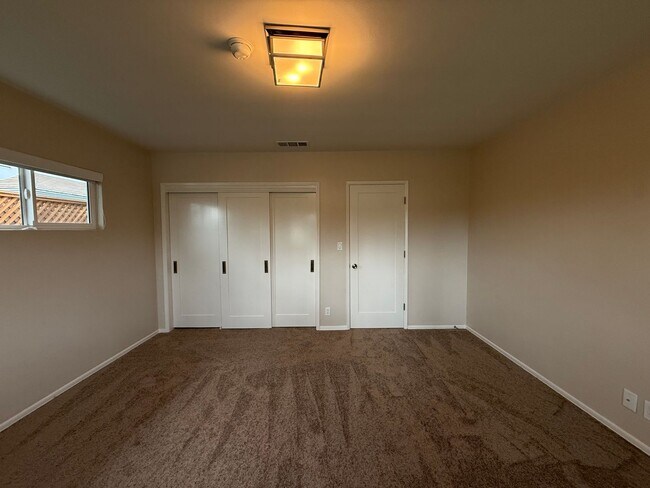 Foto del edificio - Beautiful Home in a Lovely Neighborhood! Available Spacious 2 Bedroom and Two Bathroom!