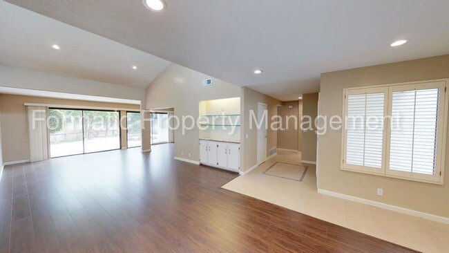 Foto del edificio - 430 Champlain Dr