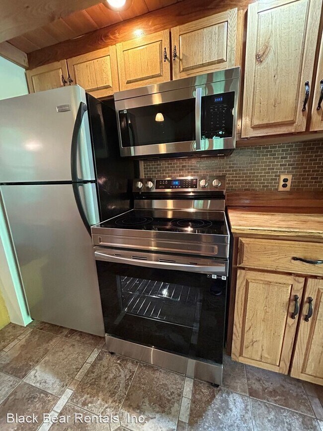 Foto del edificio - 1 br, 1 bath House - 16 Lindsey Rd.