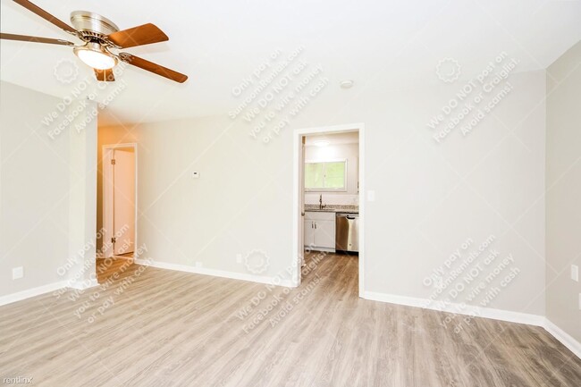 Building Photo - 3 br, 1 bath House - 855 Hawthorne Dr
