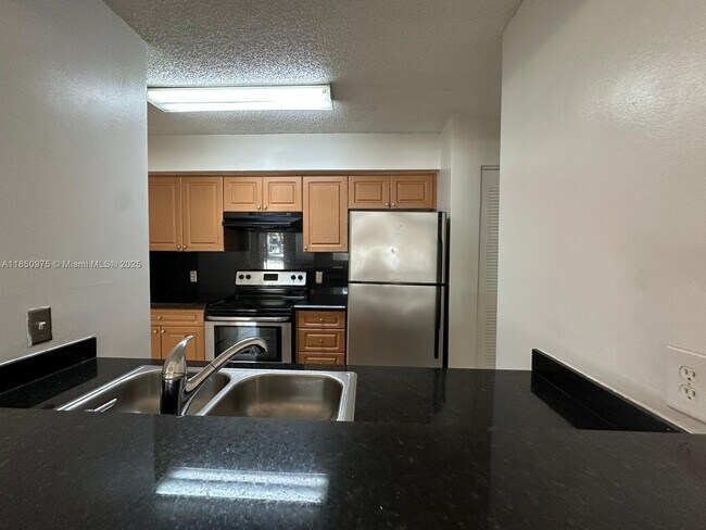 Foto del edificio - 520 S Park Rd