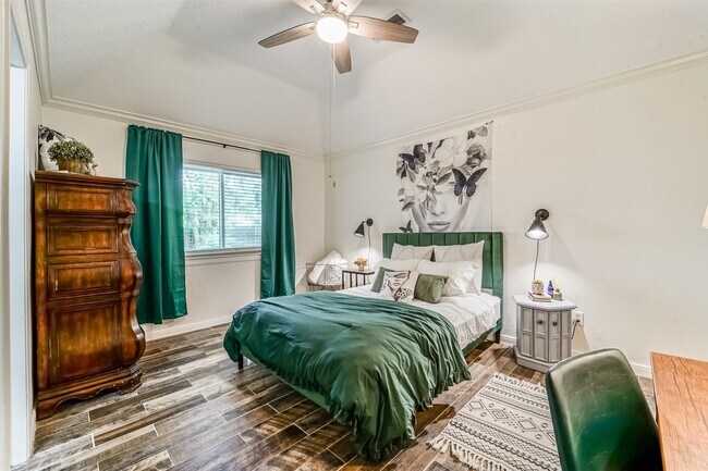 Building Photo - 718 Regency Ct