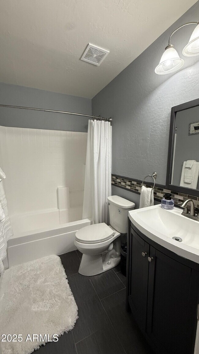 Foto del edificio - 3552 N Excalibur Pl