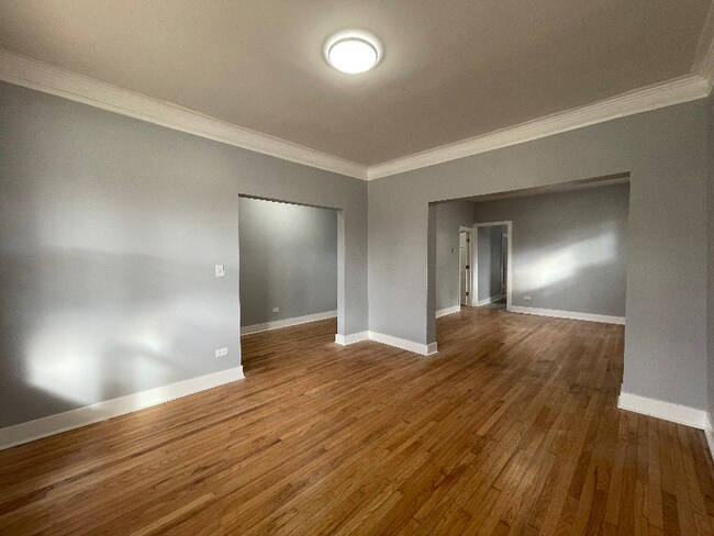 Building Photo - 6359 S Hermitage Ave