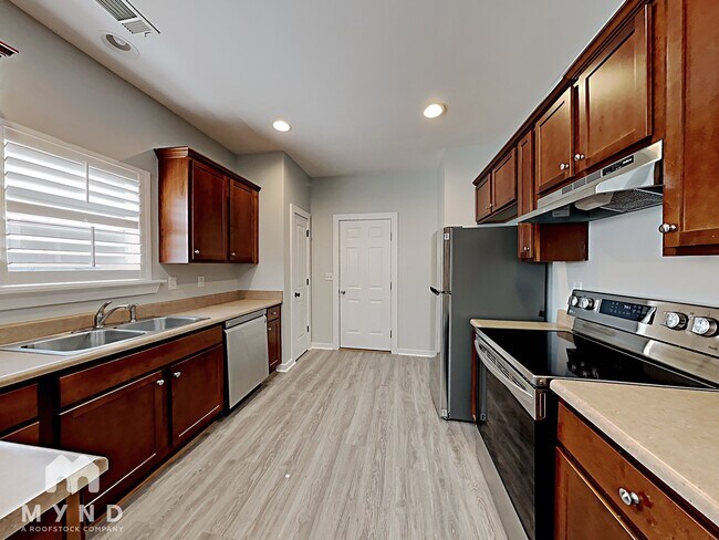 Building Photo - 325 Hathaway Ln