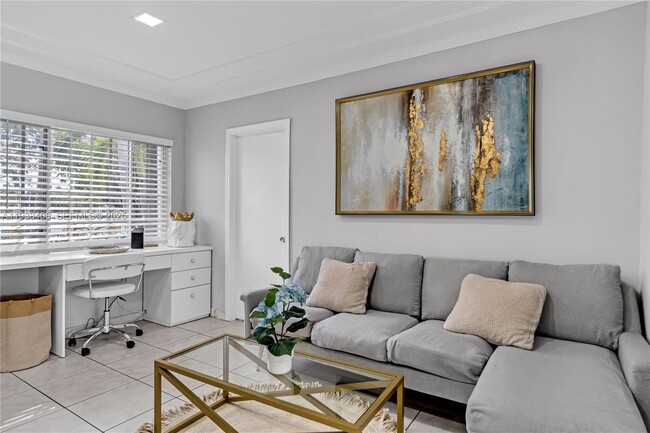 Building Photo - 437 NE 107th St