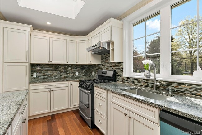 Foto del edificio - 830 Barberry Rd