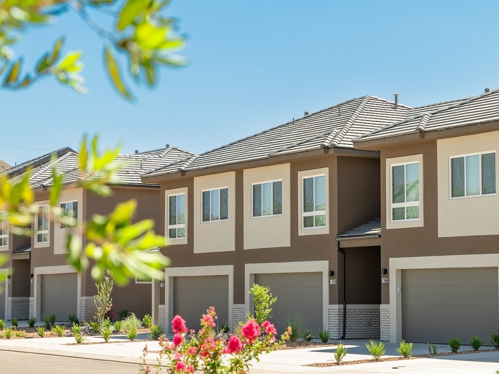 Desert Sage Townhomes 2180 W 230 N Hurricane, UT Apartments for