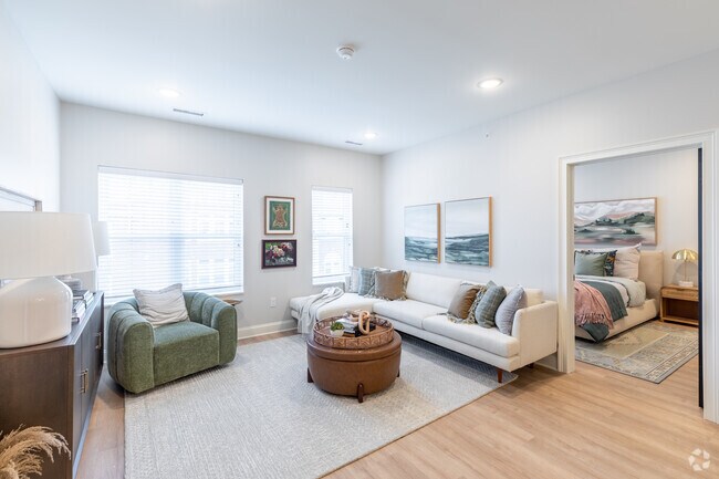 Sala de estar - The Arlington- **Under New Management**