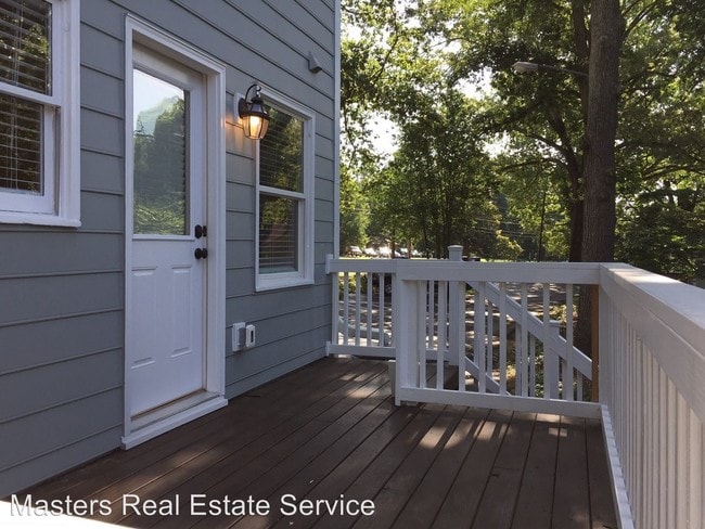 Building Photo - 504 E Whitaker Mill Rd