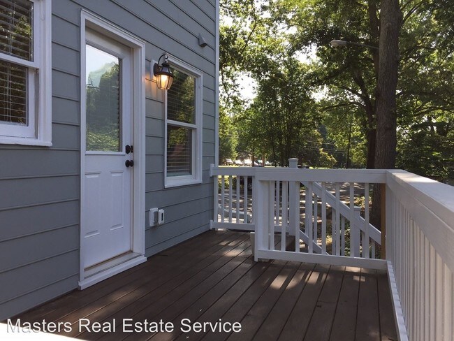 Foto del edificio - 504 E Whitaker Mill Rd