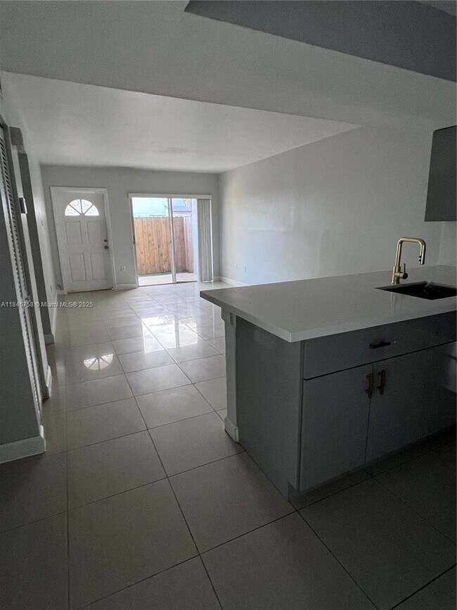 Building Photo - 15400 SW 81st Cir Ln