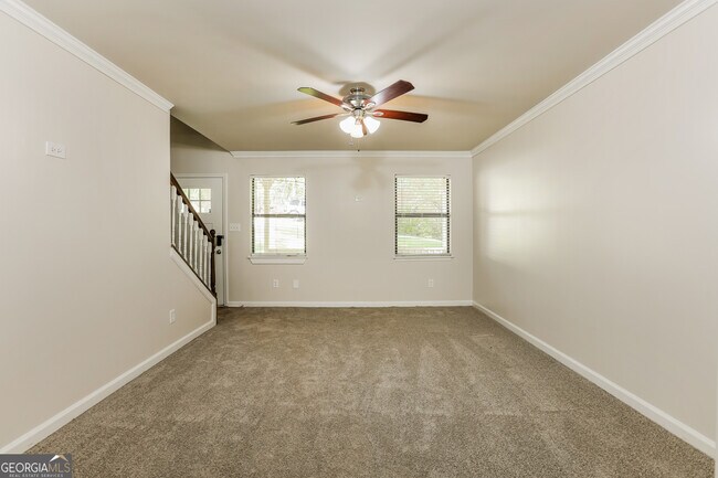 Foto del edificio - 6788 Birch Rd