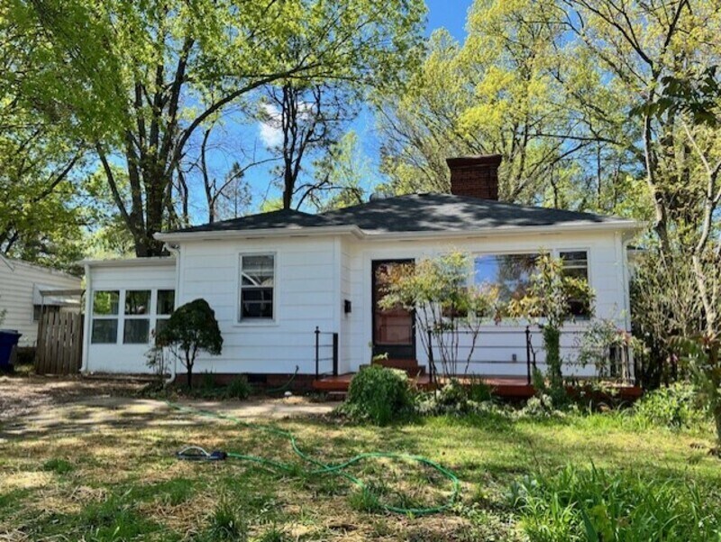 Primary Photo - 604 E Markham Ave