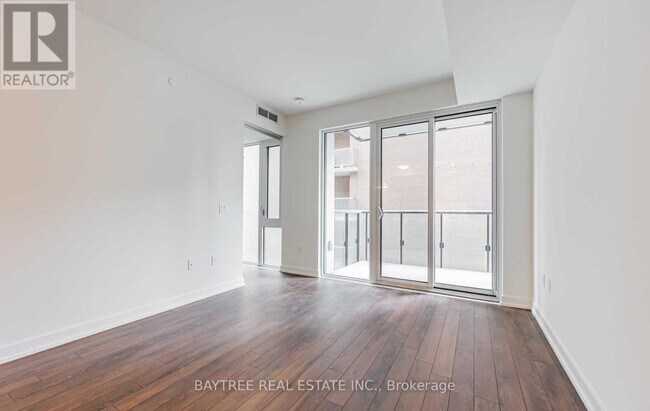 Building Photo - 158 Front St E