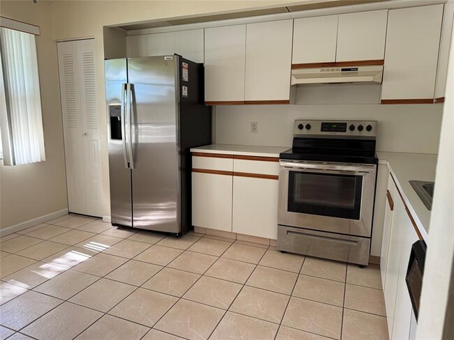 Foto del edificio - 701 SW 128th Ave