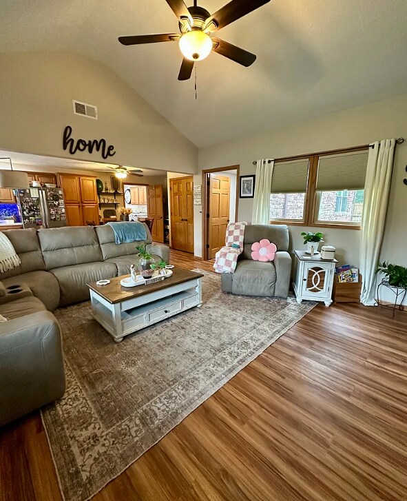 Living Room/Kitchen - 1842 Indianapolis Rd