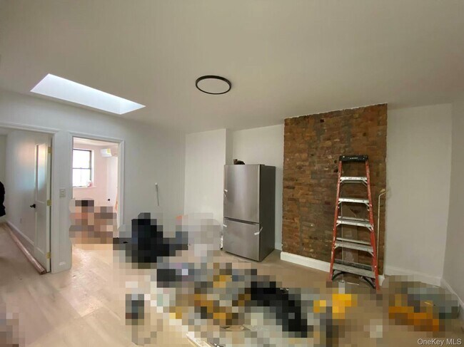 Foto del edificio - 8-55 Wyckoff Ave