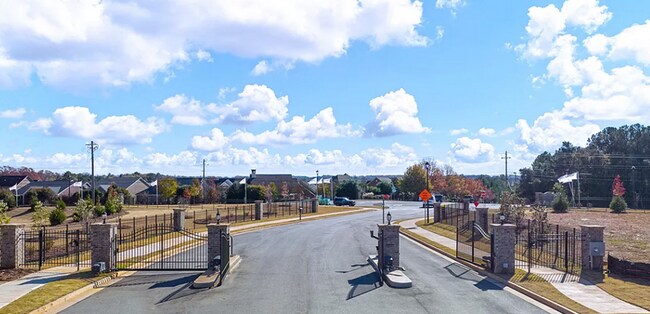 Building Photo - 113 Canal St - This 4BDRM, 3BA Gated-Commu...