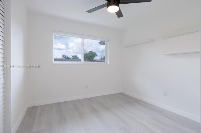 Foto del edificio - 10501 SW 54th St