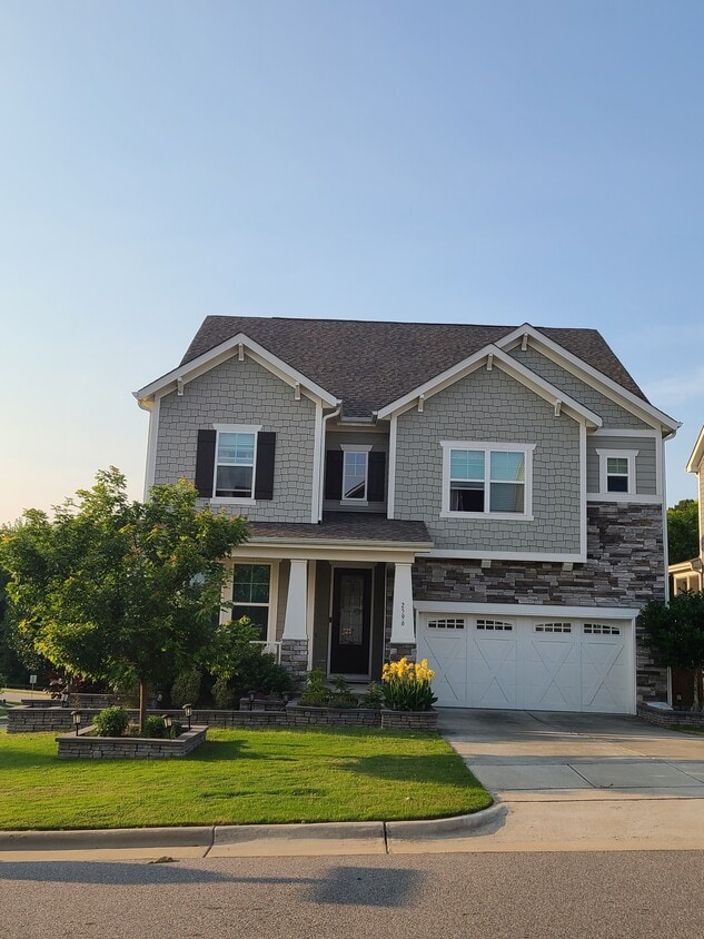 Foto principal - 2596 Vining Branch Way