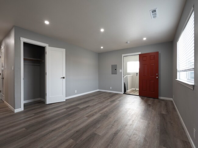 Foto del edificio - 2456 88th Ave