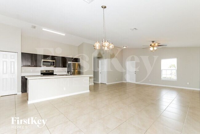 Foto del edificio - 4674 SW Ulster St