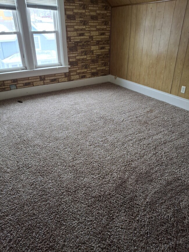 Dormitorio - 125 Kettle Moraine Dr S