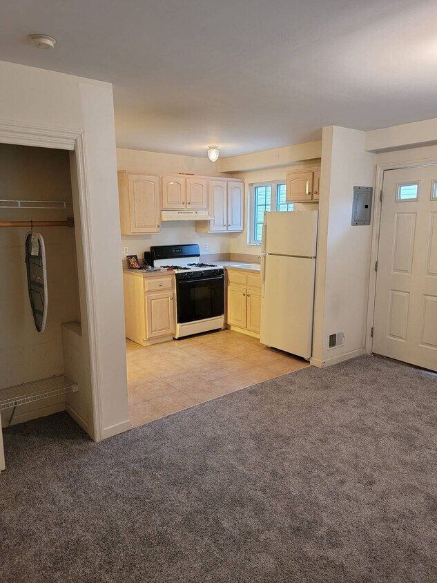 Primary Photo - 7129 Bergen Ct