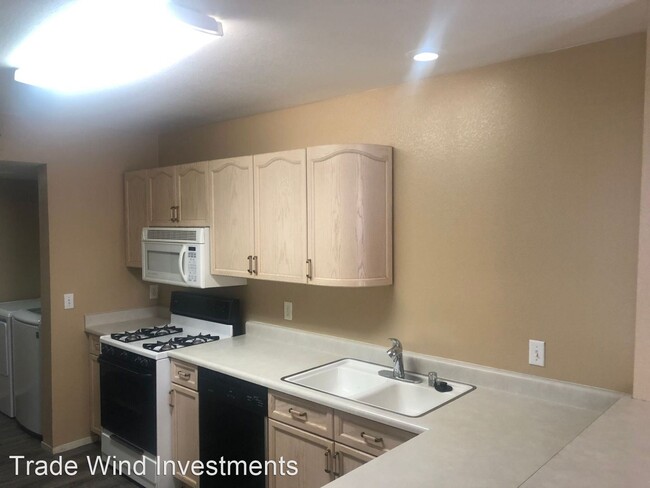 Building Photo - 2 br, 2.5 bath House - 8424 INDIGO SKY AVENUE