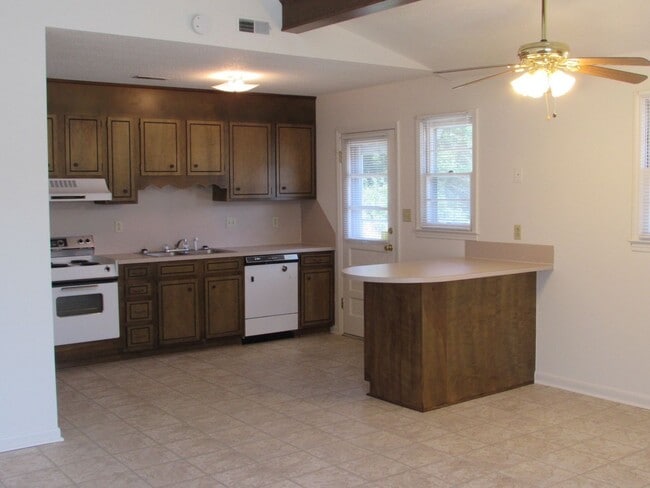 Building Photo - 6016 Pleasant Grove Rd