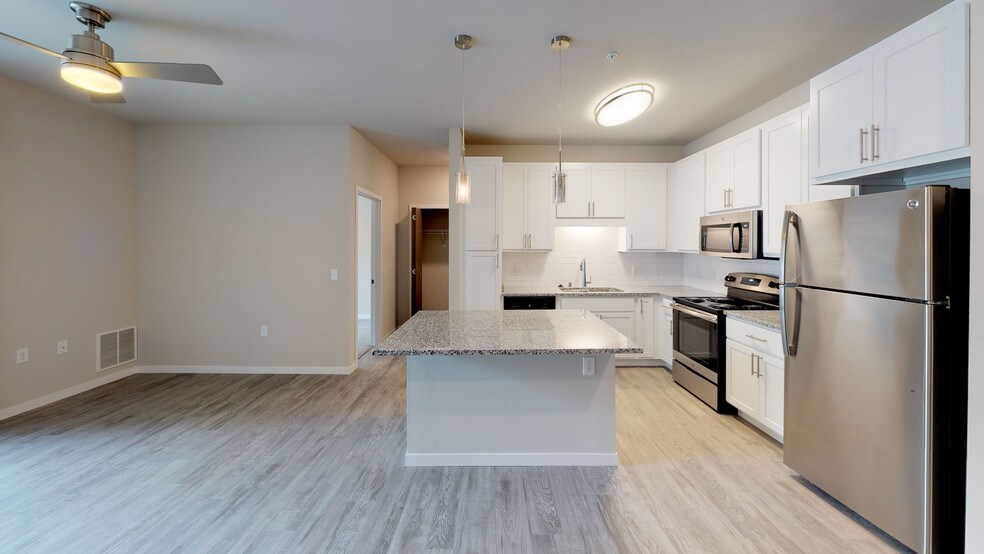 Stagecoach Trail Apartments