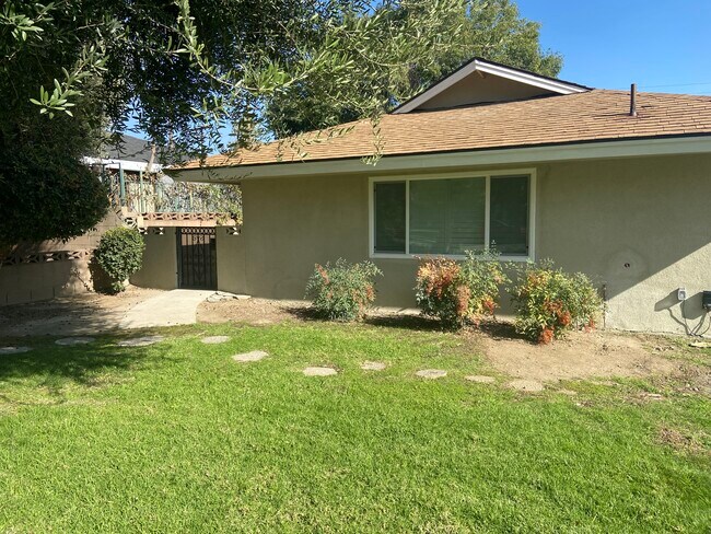 Building Photo - 1784 N 1st Ave
