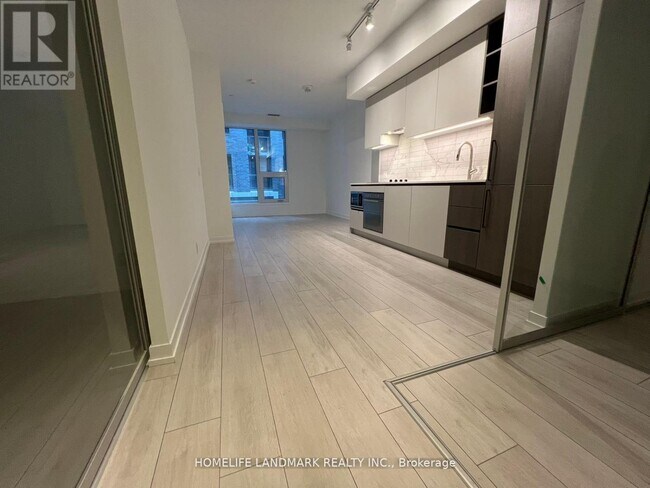 Photo du bâtiment - 55-355 Mercer St