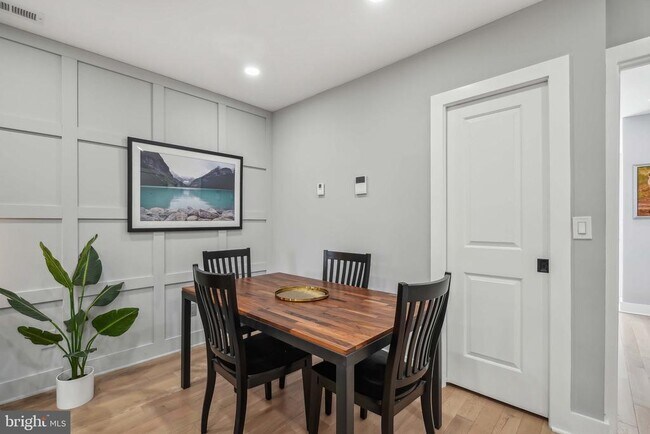 Foto del edificio - 1404 Holbrook St NE