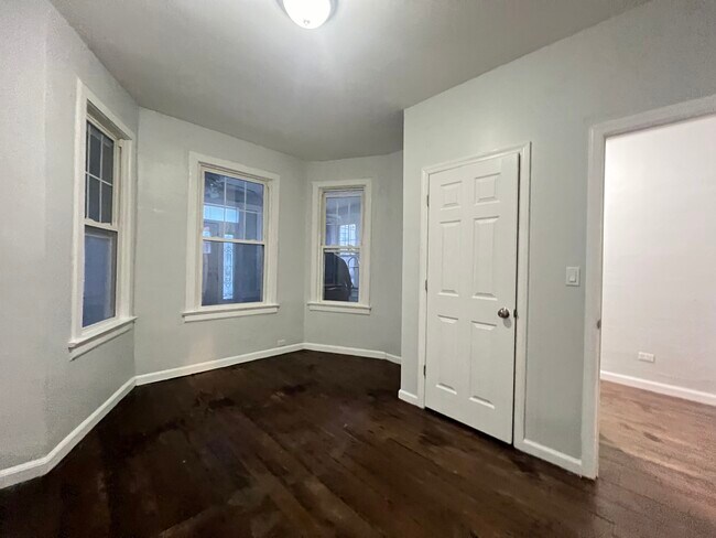 Foto del edificio - 30 W 44th St