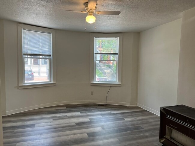 Building Photo - 217 Webster St