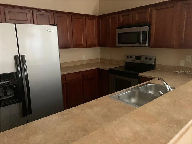 Building Photo - 7141 Harmony Square Dr S